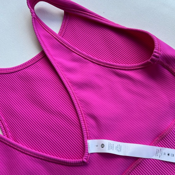 Lululemon Top size 6 -like-new - Picture 3 of 5